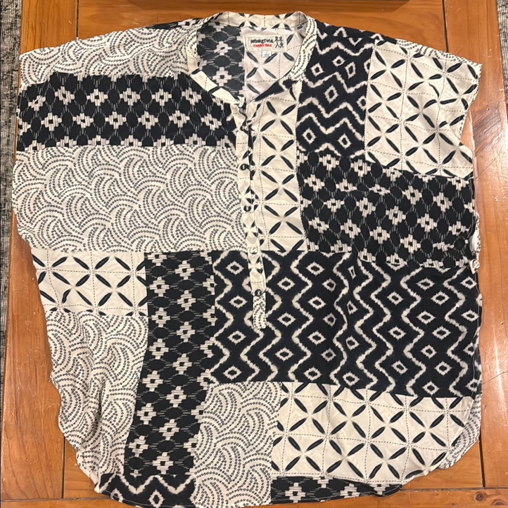Johnny Was  Blue and cream silk poncho